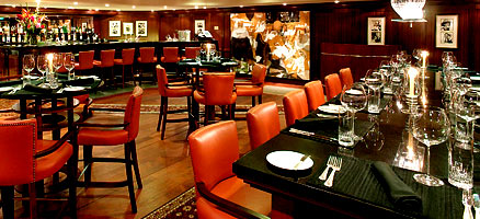 El elegante Restaurante Prime C, uno de los dos restaurantes de especialidades a bordo CRUCEROS DE LUJO AZAMARA CRUISES AZAMARA QUEST CRUCEROS TODO INCLUIDO